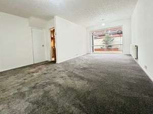 Lounge/ Diner- click for photo gallery